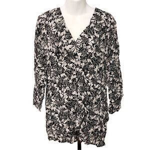 2/$20 Brand new Joe Fresh black & white floral pattern top blouse